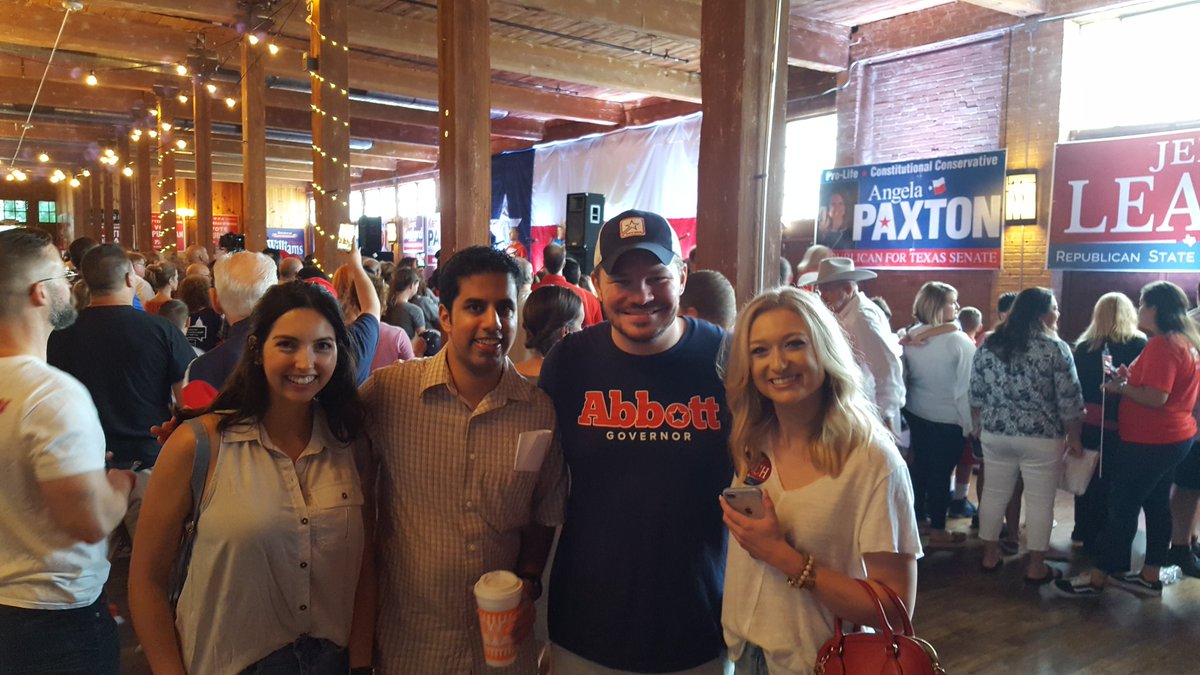CCYRTX's tweet photo. #CollinYR wants you to #PartyLikeARepublican and join the #RepublicanParty today!  @KenPaxtonTX @AngelaPaxtonTX are great supporters of #YoungRepublicans - join the party!  #Leadright #KeepTexasStrong #KeepTexasRed #KeepCollinRed
@TexasYRs @yrnf https://t.co/VHobbEbwCy