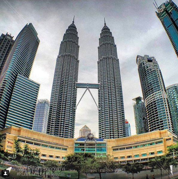 BackpackerThund's tweet photo. Twin towers panorama #kualalumpur 🇲🇾 
Photo by: @BackpackerThund©
#malaysia #asiatrip #trippin #turist #happymonday #KL https://t.co/pyjPUqZ9LS