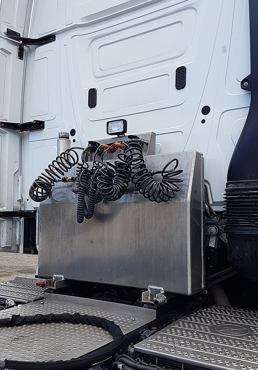 signallease's tweet photo. Mercedes Actros 2551 Gigaspace with wet kit for tipping, All to Tarmac Spec.
Ready for Immediate Hire!

Side Scan Sensors
4 way camera system
CB radio system
Overhead powerline detection 
Beacon bar &amp; grill strobes
Fridge 

£440 per week 

Contact us Info@signal.lease
02920310400 https://t.co/0KS3T1Eu9s