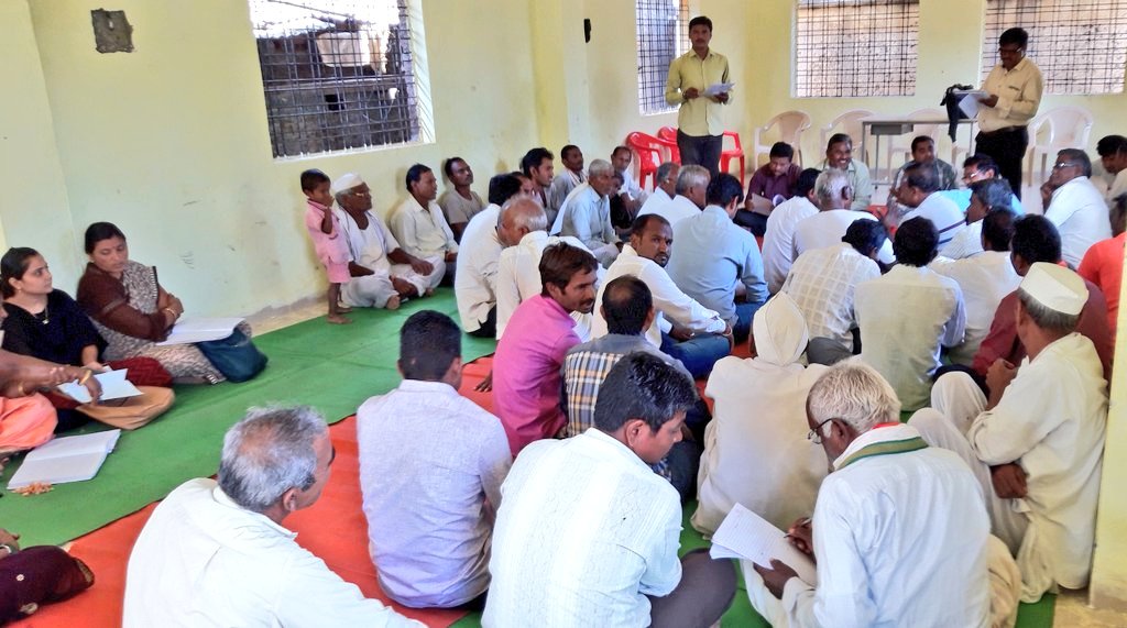 BaluD_Rathod's tweet photo. #ग्रामसभा म्हणजे गावकऱ्यांचा आवाज..
ग्रामीण सामाजिक परिवर्तन अभियान अंतर्गत #ग्रामसभेतून_ग्रामपरिवर्तन करण्याचे काम प्रगतीपथावर आहे...
ग्रामविकासाच्या अनेक कल्पना ग्रामसभेतून समोर येतात...
#मिशन_ग्रामपरिवर्तन #WorkPresentation #NewIdeas
@MVSTForg @shweta_shalini https://t.co/Jc1DG1Lwpu