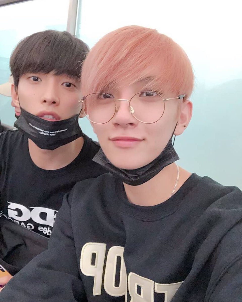 17TeamTurkey's tweet photo. 180901 Joshua instagram güncellemesi.

"Japonya'ya giden yolumuzda ❤️❤️❤️🚀🚀 #HavalimanıSelfileri #Selfiler" https://t.co/HdKyKZ2HF2