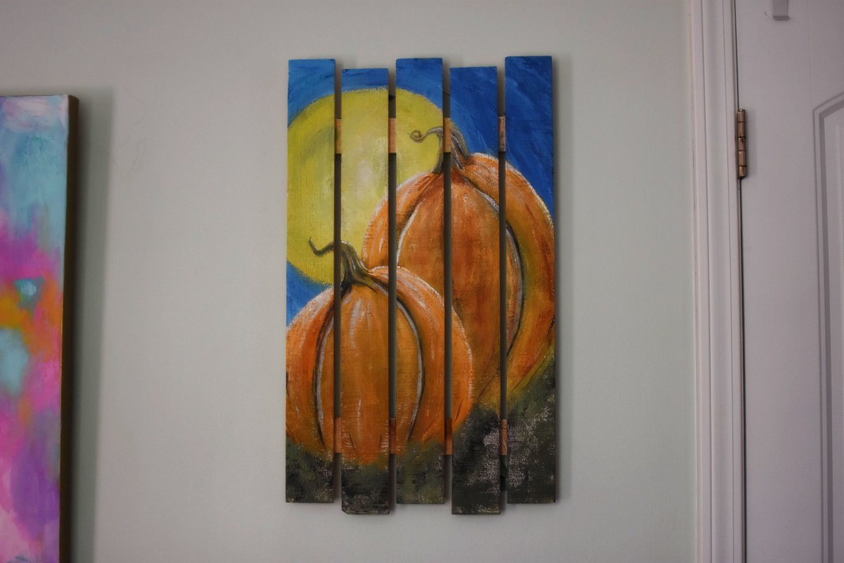 karaboutnow's tweet photo. Happy Labor Day! Today on the blog I'm sharing my DIY pumpkin wall art tutorial! https://t.co/jMmiTzpyLI
#pumpkinwallarttutorial #diypumpkinwallart #diyfalldecor #falldecoronabudget #veganbloggers #rusticpalletsign #rusticwallart #autumncraftideas #fallart #arttips #acrylicpaint https://t.co/MhBHwhvFd8