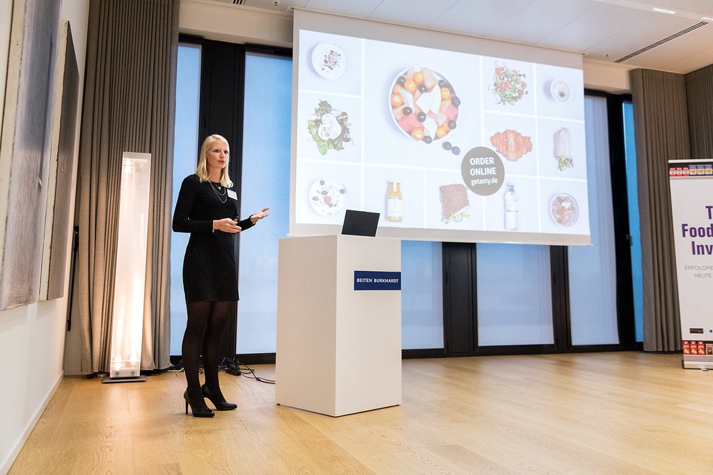 fochaiac's tweet photo. Am Donnerstag wurden von Thomas Enge und Lisa Behn die Investment Opportunities bei den Mineralquellen Mels und der Getasty-Familie anlässlich der Auftaktveranstaltung von TFCI und dem Venture Capital Magazin im Frankfurter Büro der Kanzlei Beiten Burkhardt vorgestellt.
#Fochaiac https://t.co/GOmRHYj68O