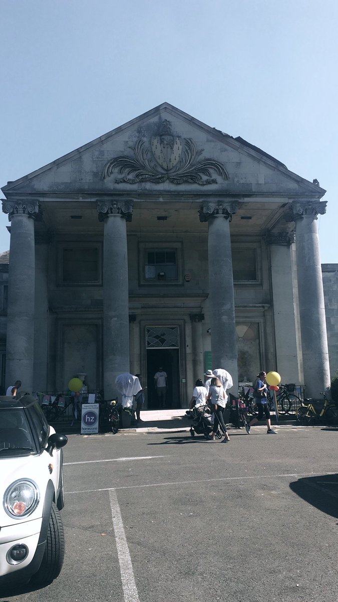 sydney_ellen3's tweet photo. So yesterday I performed at the #bekenhamparkmansion with @Splattheatreco a children’s theatre adaptation of Pinocchio. The venue was just beautiful #puppet #pinocchio #childrenstheatre #splattermake #filmfestival https://t.co/1GluOYN2j6