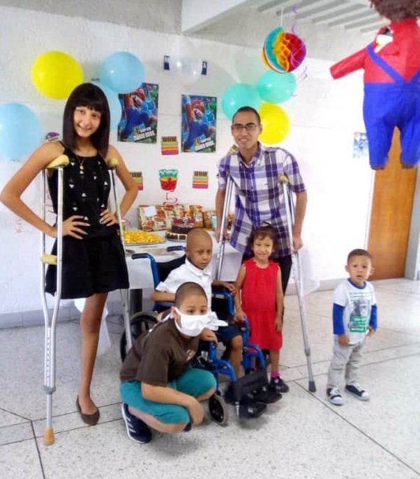 casaronaldvzla's tweet photo. El fin de semana celebramos los cumpleaños de Carlos y Sebastián 
¡Felicidades chicos!  
¿Y ustedes qué hicieron?

#ManteniendoALasFamiliasCerca
#CelebrandoLaVida https://t.co/iRecLabu8G