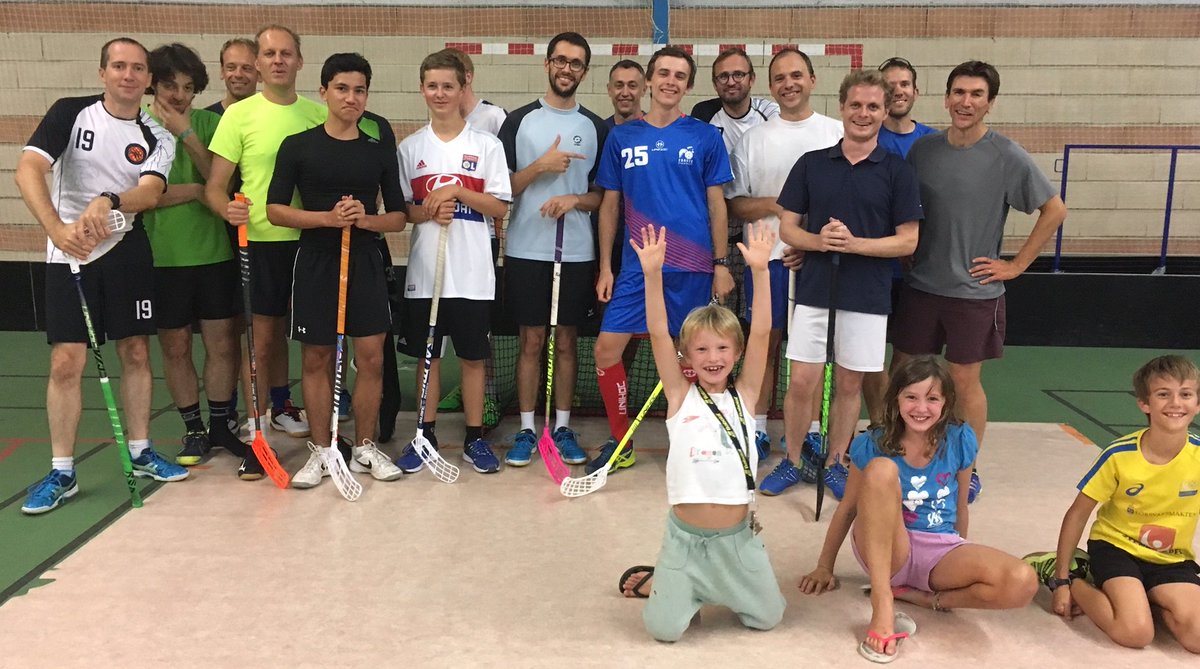 Les Griffons souhaitent à l'équipe de France U19 de #Floorball un beau parcours lors de cette phase de qualification.
Encouragements particuliers pour Clément qui représente les Griffons dans cette belle aventure sportive et humaine.
