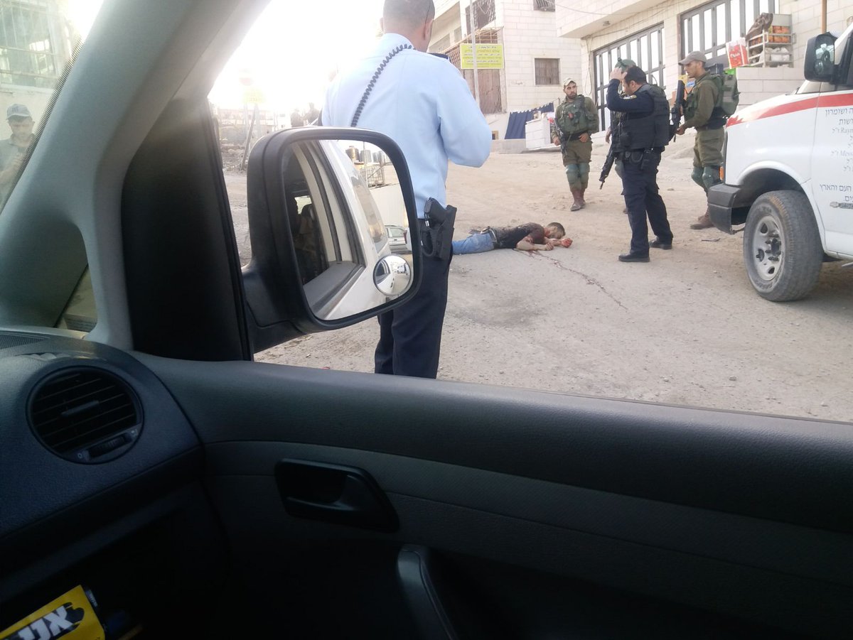 arifuld's tweet image. BREAKING NEWS. TERRORIST ATTACK STOPPED. Terrorist with a knife charged Jews in Hebron. Terrorist was terminated before reaching his desired victims