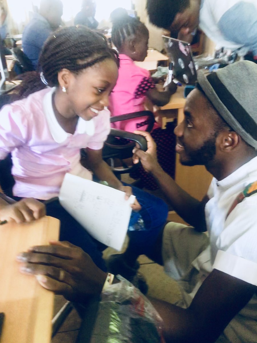 biodunch's tweet photo. We are halfway through already! 😱
It's the Day 5 ☺
@Toyurc introduced the kids to sectioning their web pages using #div with #css into - Header, Main & Footer.
@oluco_de brought the new kids upto date on what we have done so far.
#KnowITBootCamp https://t.co/7lTHrAJXxm