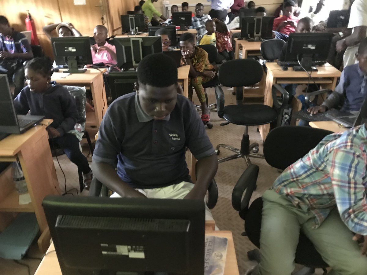 biodunch's tweet photo. We are halfway through already! 😱
It's the Day 5 ☺
@Toyurc introduced the kids to sectioning their web pages using #div with #css into - Header, Main & Footer.
@oluco_de brought the new kids upto date on what we have done so far.
#KnowITBootCamp https://t.co/7lTHrAJXxm