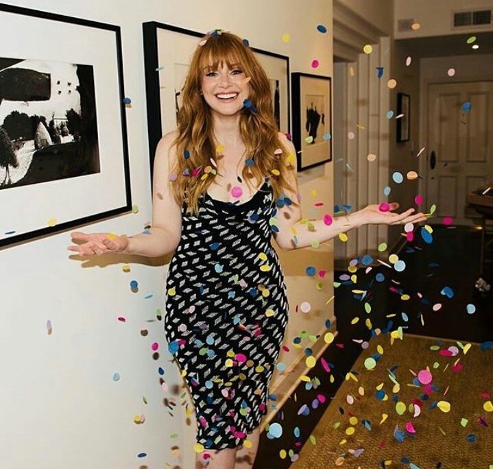 bdhthings_'s tweet photo. Bryce throwing confetti 💘🎉 https://t.co/YUpFhh08uz