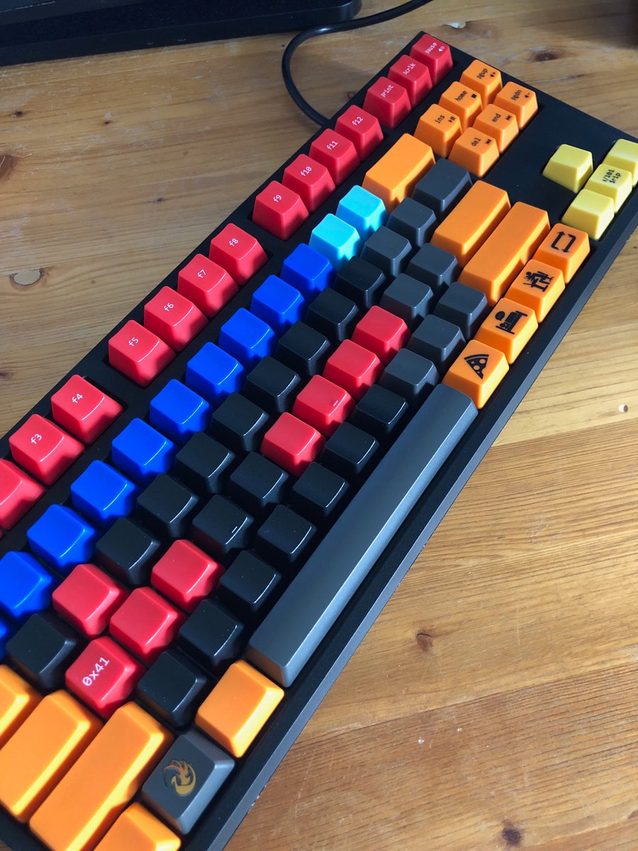 _niklasb's tweet photo. Best idea ever to order ESPR+phoenhex keyboards <3 https://t.co/7PauXRLczL