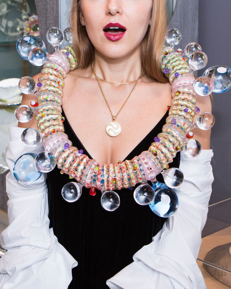 GEMOLOGUE's tweet photo. Sometimes you donβt need a caption, a picture says it all β€οΈ New post on https://t.co/hCaP1LHWRW #jewelleryface #gemologue #ijl2018
https://t.co/JMYCvm57cF https://t.co/XRJR6VjNQJ