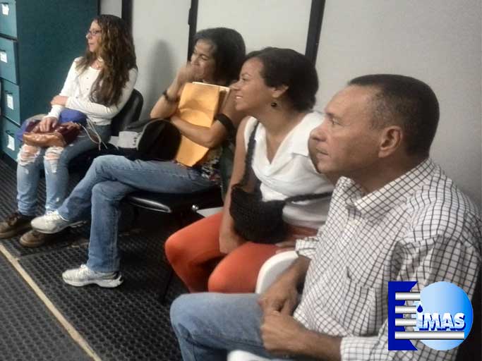 imasucre's tweet photo. Reunión con vecinos de Turumo y su MTA dando soluciones @MTABrisasTurumo  #ImasResponde #MunicipioSucre #MinAguas #JuntosPodemosMas @alcaldejvra @laalcaldiasucre @dcabellor @MPPAAguas @DrodriguezVen @NicolasMaduro @HectoRodriguez @Evelyn_VasquezF https://t.co/KnB3OKaZkw