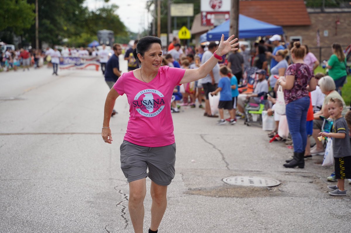 susanamendoza10's tweet photo. Starting Labor Day off with the Rock Island Labor Day Parade. I had a great time marching with Gregg Johnson @greggfor36 and other Dems in support of the hardworking men and women of organized labor. Happy Labor Day everyone! #UnionStrong https://t.co/LXDXzBIDWX