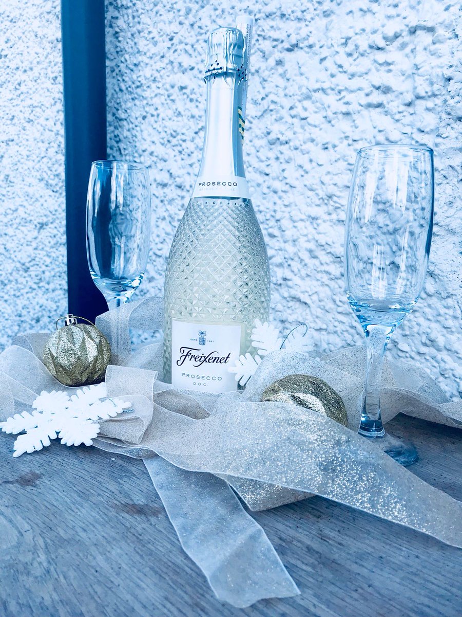 Book your table between 14th of Nov and 12th of December to receive this beautiful bottle of Freixenet premium prosecco. (Available for parties of 5 of more people only).