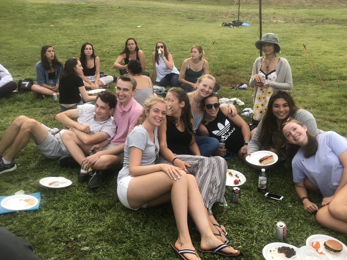 CoCoWoRow's tweet image. This past Friday night - we hosted the 3rd Annual BBQ at the Boathouse!  An awesome evening!