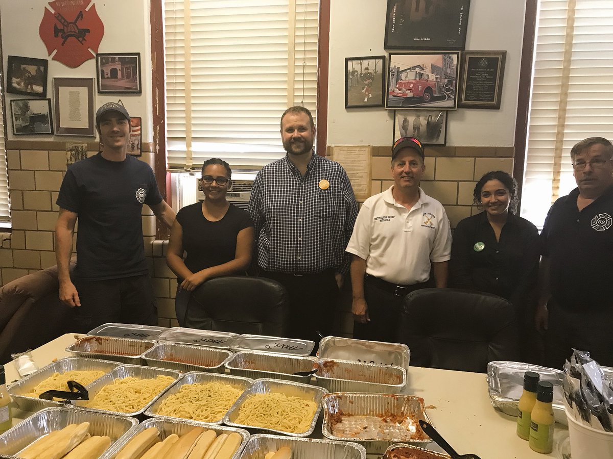 Joeanna_xoxo's tweet photo. Happy Labor Day New LONDON firefighters #OGlaborday #MyOliveGardenFam https://t.co/qUHaeTbe8J