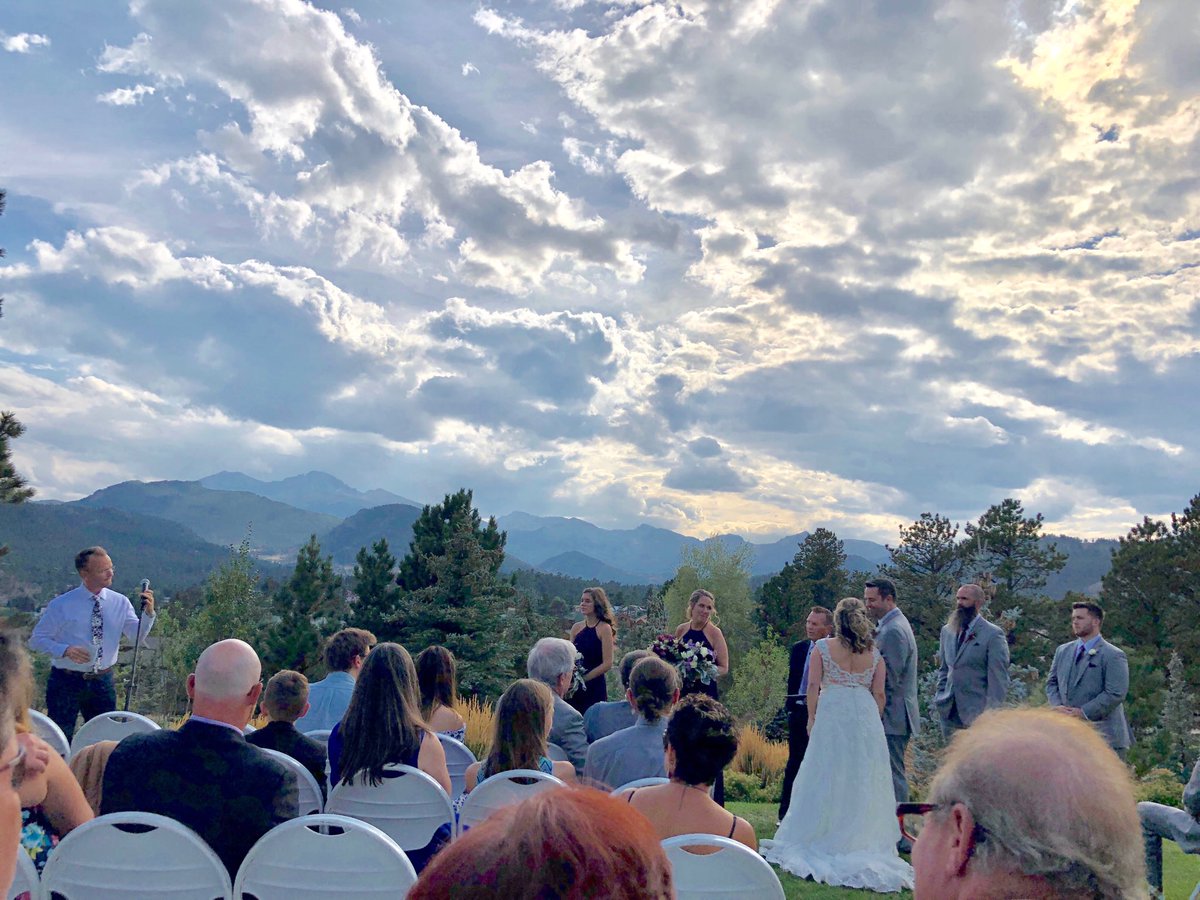 DigitalAdvisorG's tweet photo. Beautiful setting for my dear friends Chris and Melissa’s wedding at Estes Park’s Stanley Hotel. #FinallyDobkins https://t.co/ynI4i4B8m9