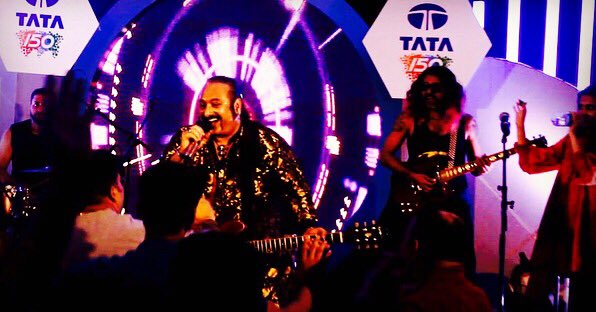LesleLewis's tweet photo. What a SuperGig #LesleLewisLive @JWMussoorie #TataCommunications #LeadersMeet2018 #jwmarriottwalnutgroveresortandspa .. Fab Audience who loved the #music and couldn't stop dancing!! Rock &amp; Roll 😎!! @shure @shuremea @SunInfonetAudio  @uaudio @oklistenin https://t.co/b2WqknFIJ6