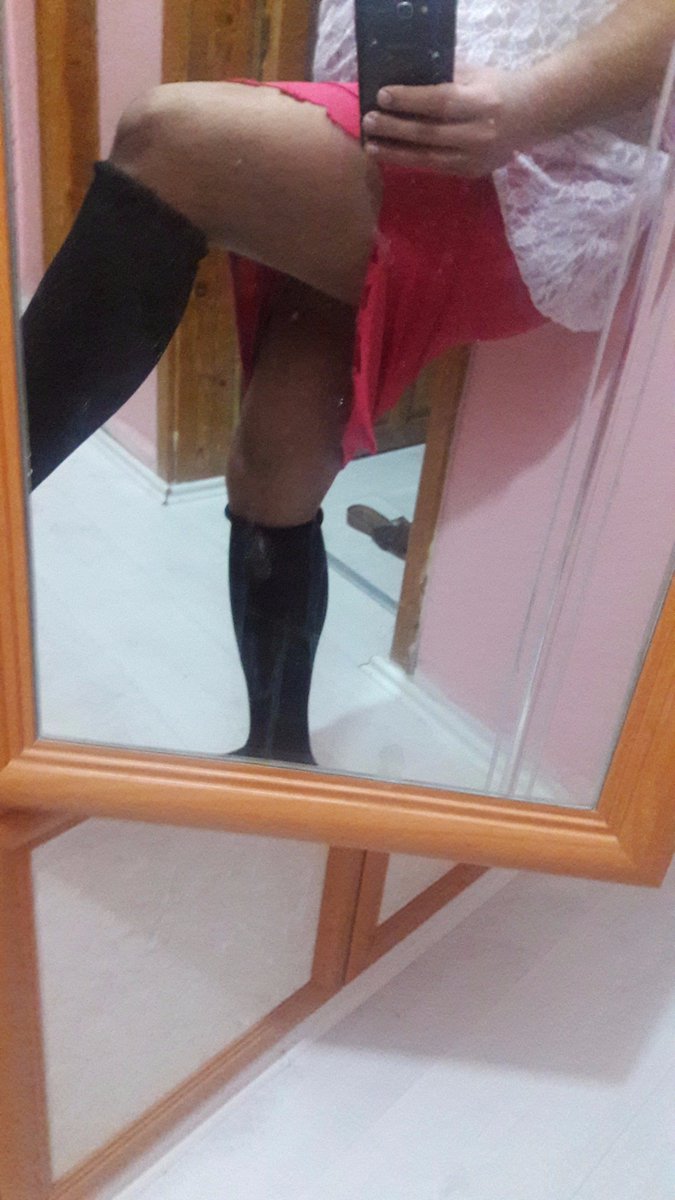 açık mavı şortum ve beyaz tşörtumle 1 saat sonra ataturk parkında olacam tek basıma olacam yerı olan arkadasşları beklerım oraya.TLDEN twıtterı gıremedıgım ıcın swarmdan paylaşım yapacam Swarmdakı adım Ppp öpüldunuz.
Adana Atatürk Parkı