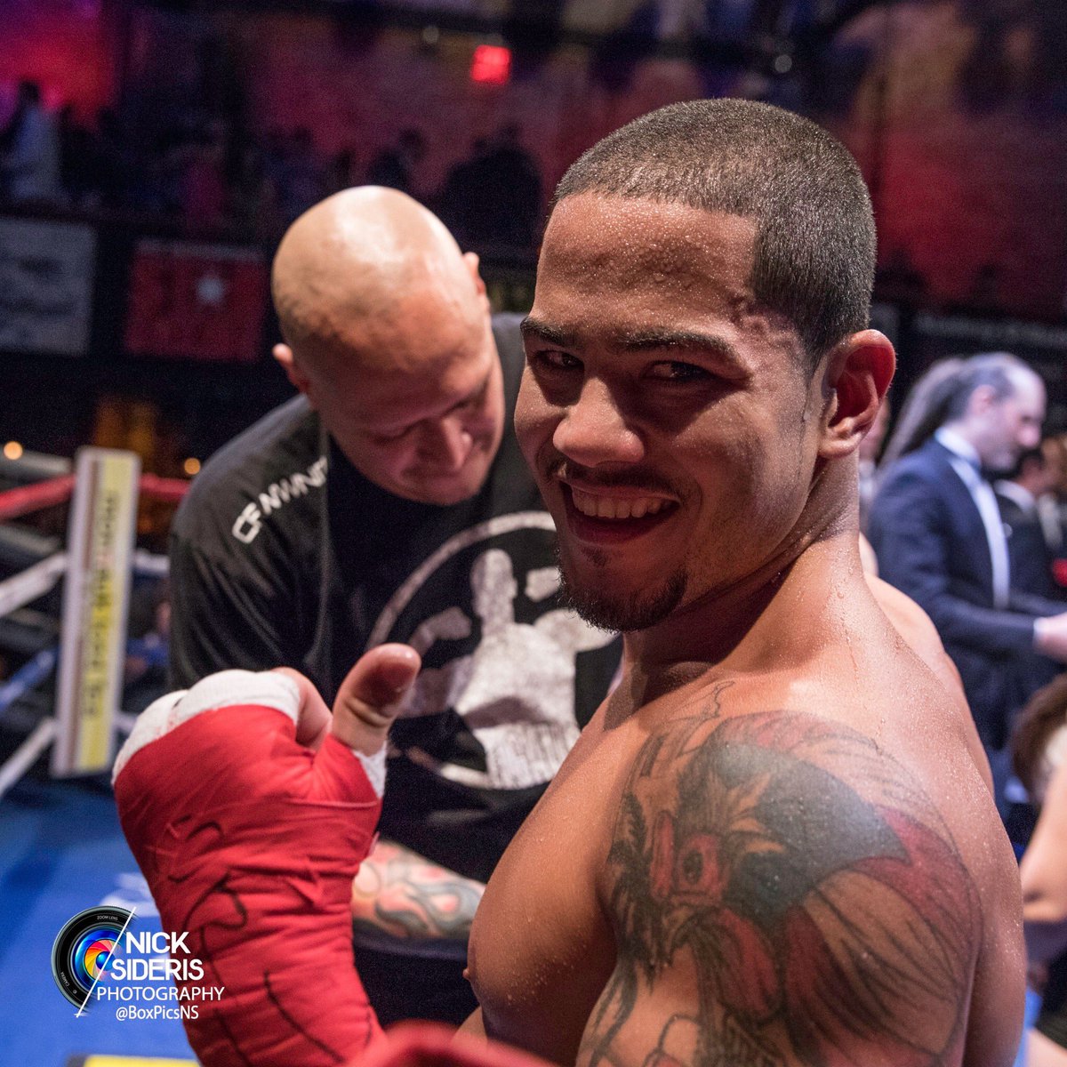 StarBoxing's tweet photo. 🇵🇷🐔 #WarDanny. September 21 is #StrapSZN. @Elgallodanny v @JohnnyHitmanH #GonzalezHernandez live from @theparamountny for the @abousaboxing Intercontinental title🥊

Tickets available on @ticketmaster
📸 @boxpicsns https://t.co/j5VtPwGya4