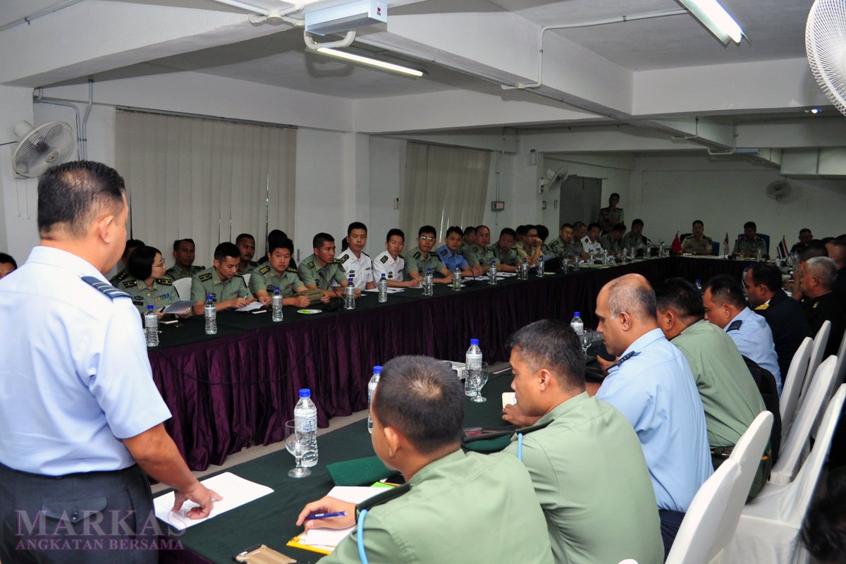 myjointforce's tweet image. Pembukaan Final Planning Conference (FPC) bagi Eksesais AMAN YOUYI 2018 (EKS AY 18) telah disempurnakan oleh Panglima  Briged Ke-30 Infantri, Brig Jen Hashim  bin Aman Shah di MALBATT VILLAGE, Port Dickson, Negeri Sembilan.
#teamingforsuccess
#defencediplomacy
#ExAmanYouyi18