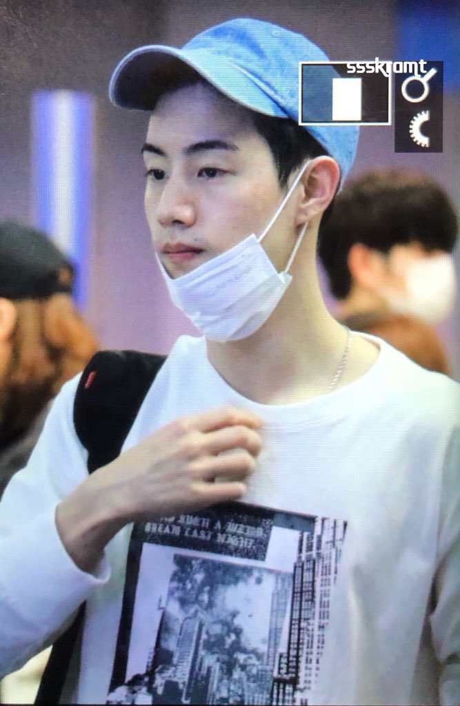 IMZv5V1KCPYf7f9's tweet photo. #XCIIIMARKDAY #mark93 #MarkBam 🎉🎂 https://t.co/QFhNm18Uyr