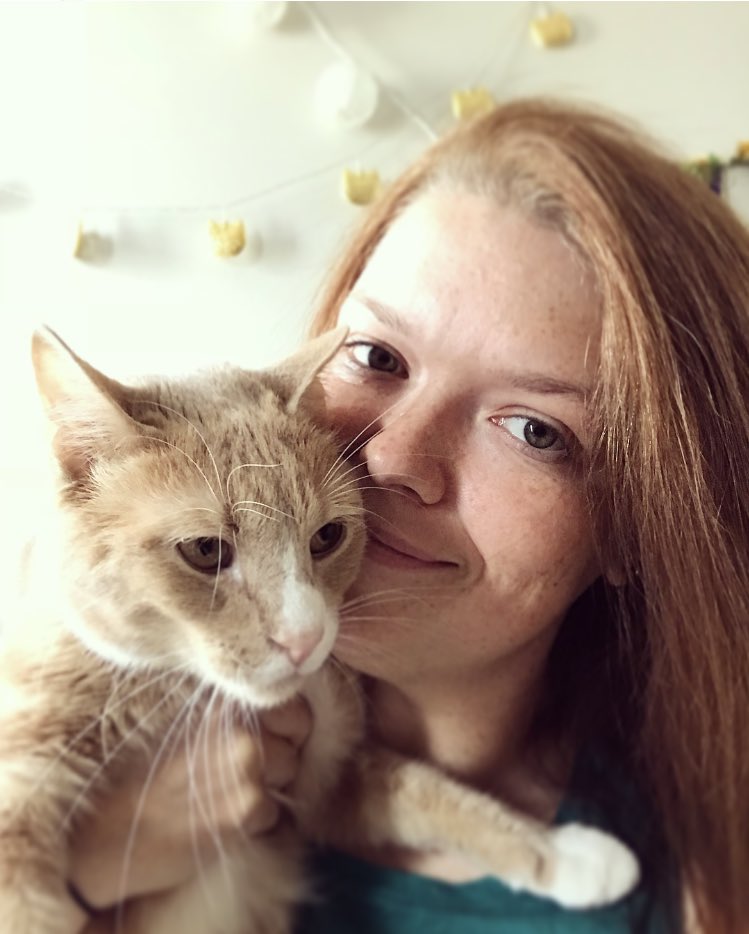 DanceChatsworth's tweet image. One of my favorite ways to #teacherselfcare is hanging with my cat Lynx! #CSSelfie 😻