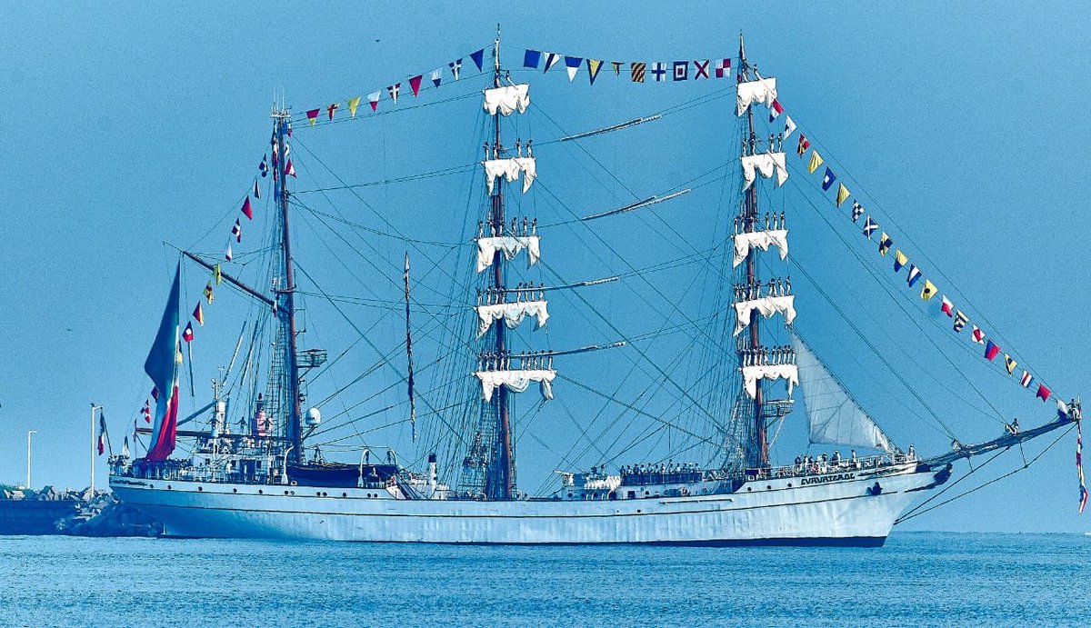 Zarpando buque Cuauhtémoc del puerto de Veracruz!
Concluye el festival Velas Veracruz 2018

Foto:
MaxPazos