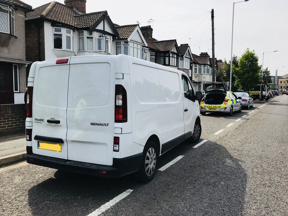 MPSHavering's tweet photo. 7 vehicles stopped today by #stthavering for speeding in a 30Mph zone, 7 tickets issued. Top speed of 49Mph  #OpSafeway @MPSRTPC https://t.co/Kji6peO29t