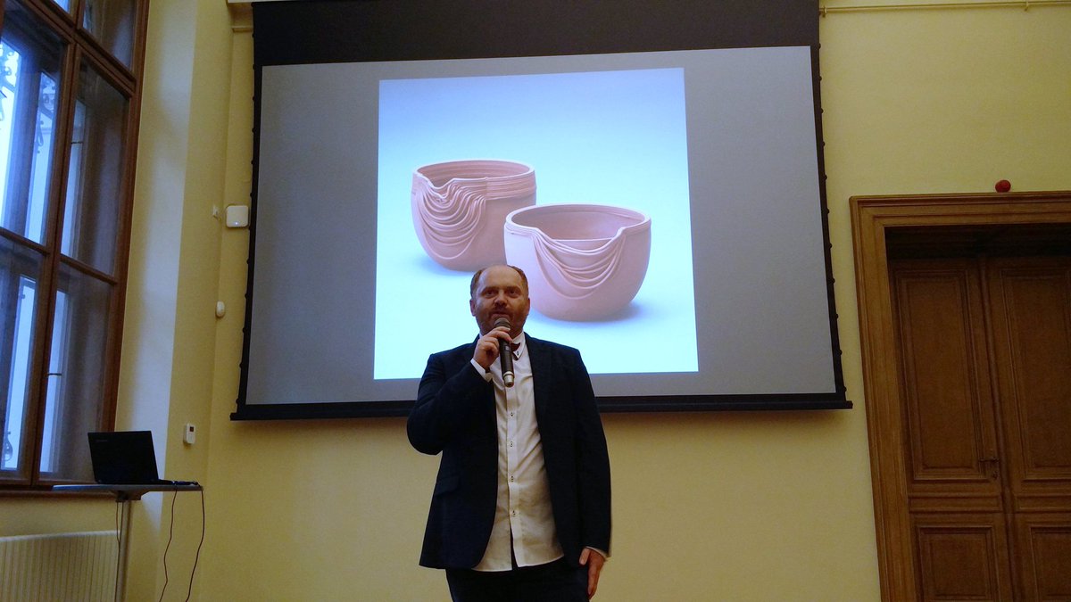 CaiD_Future's tweet photo. The head of the Ceramics and Glass Department of the Museum of Decorative Arts in Prague Hlaveš Milan has been part of the curating of the local additions to the @Ceramics_EU @CaiD_Future Prague edition. https://t.co/VdE6jdvjfa