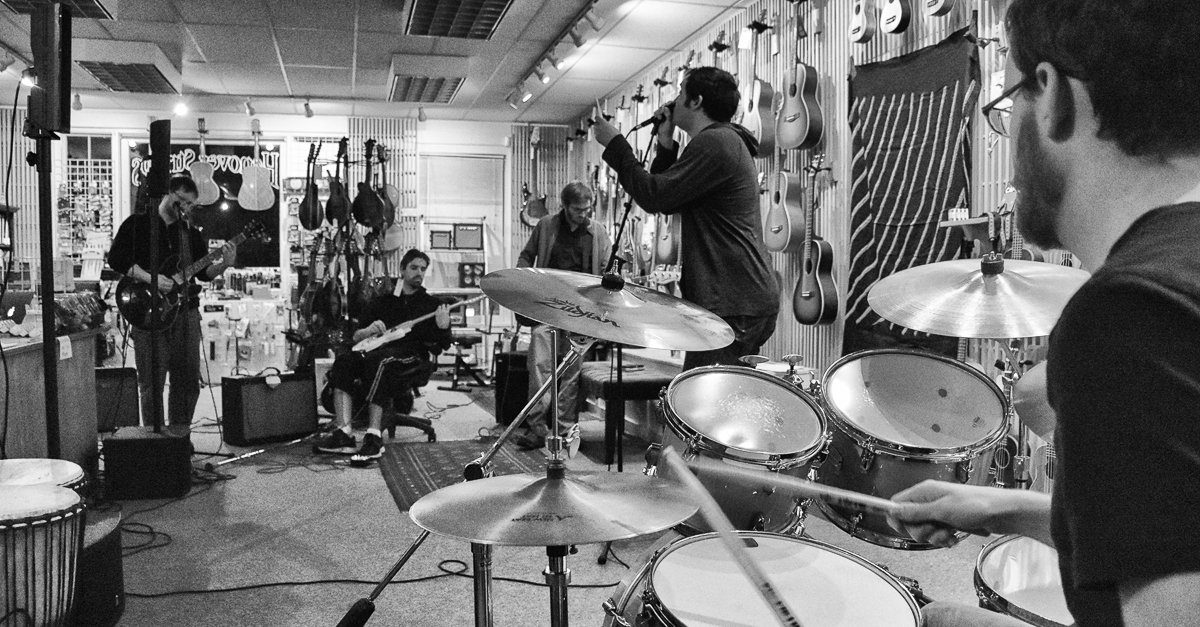 ThisIsVT's tweet photo. Some of New England's best new music is coming out of the Upper Valley scene: @sir_babygirl, @PilgrimsVt, @drichardsonfolk, and @fauxinlove (pics by @JamesNapoli_) https://t.co/6IdWOoA0Yr