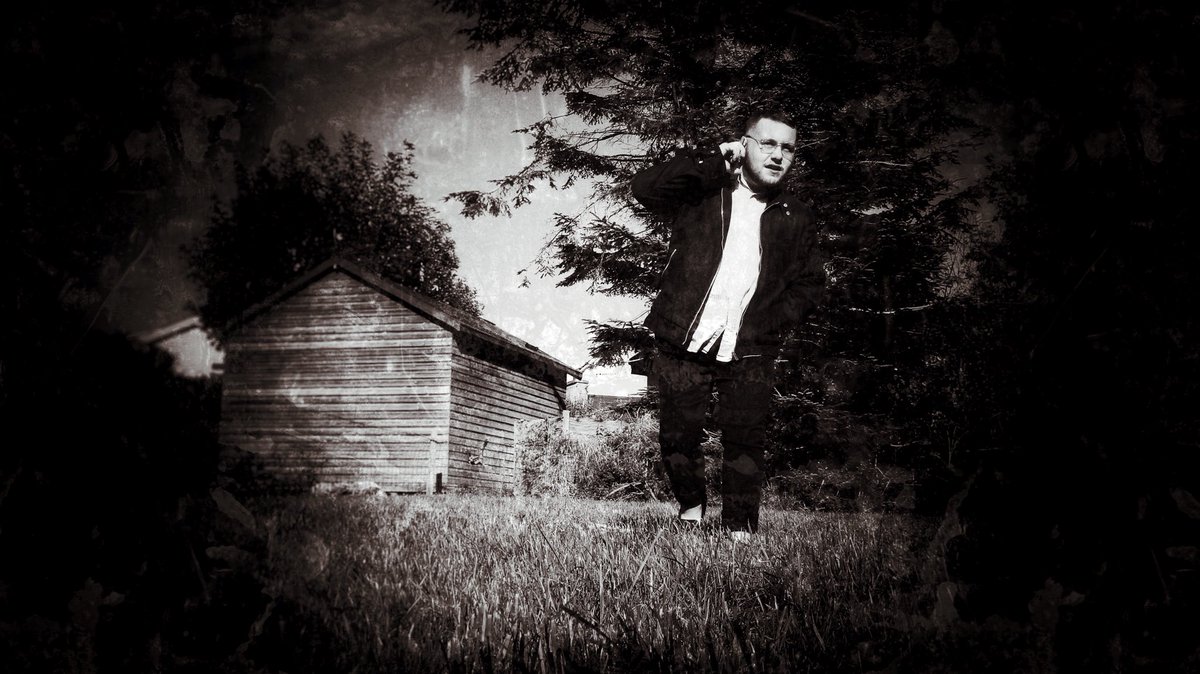 AngleseyCreates's tweet image. Had great fun working on these promo shots for @RyanHughesdj 📷 #photography #photographer #landscape #canon #canonphotography #art #wales #promo #northwales #anglesey #photoshoot