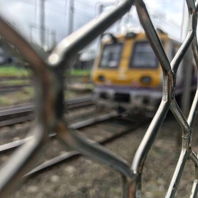 photographernii's tweet photo. A journey no #mumbaikar can escape!
.
#windowseatdiaries
#photooftheday #budgettravel #mytravelgram #love #observer #storyteller #mumbai #places #travel #travelblogger #instagood #photography #instatravel #photoblogger #blogger #newpost #htgetsmumbai #l⦠https://t.co/T27on9Dbrw https://t.co/9XhH3gWiQ9
