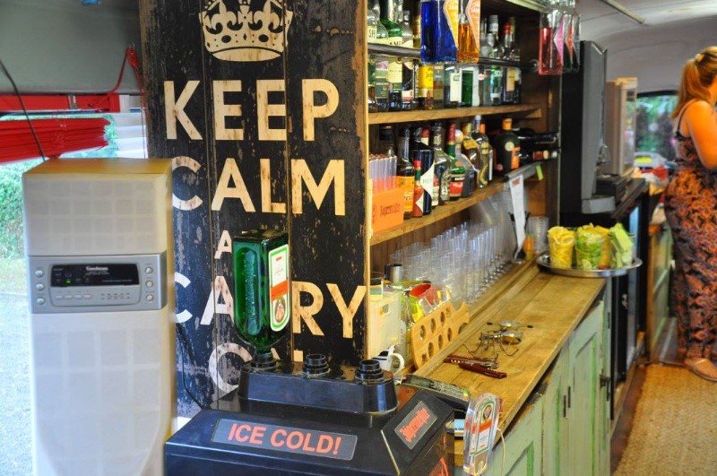 oxfordshirewedd's tweet photo. The Old Coach Inn is a fully stocked bar in a vintage single decker bus,this vehicle now has a new lease of life, serving customers at festivals, weddings &amp; events in the home counties https://t.co/SZSuBBQMLY #weddingbar #mobilebar #oxfordshire @TheOldCoachInn #oxfordshirewedding https://t.co/NnWXiZBJaU