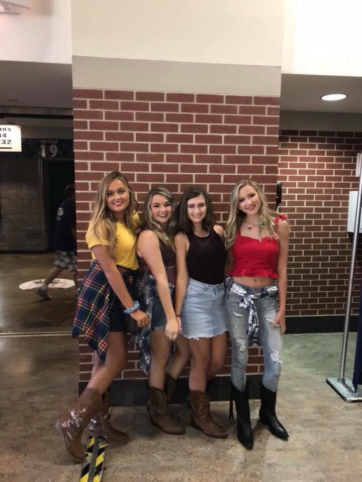 mollie_parsons's tweet photo. #RWB2018 with my fav gal pals @Karleee005 @HannahJervis 🤩 https://t.co/Q0KIiWPy8N