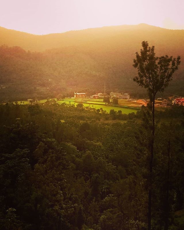 ChitnisVijaya's tweet photo. The beauty of Horanadu, Karnataka in golden hour.
#sunset #sunset_love #landscapephoto #landscape_lover #goldenhour #landscape #traveler #travelblogger #travelphotography #travelgram #mobile #mobilecamera #mobilelandscape #mobilepic #mobilelegends #mobi… https://t.co/YdqfGvmHtr https://t.co/VoV2bqzh5U
