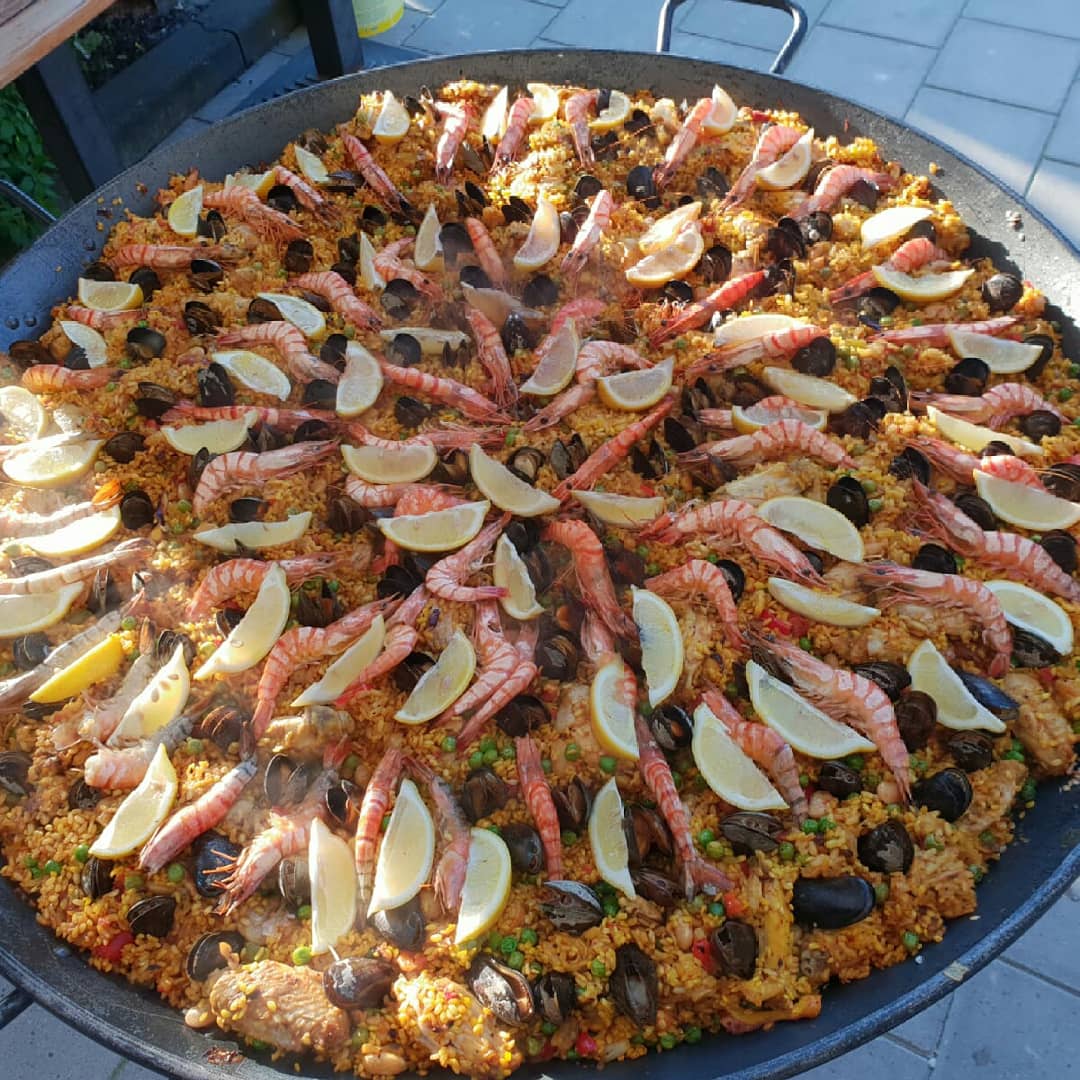 OLIVIOLI_oil's tweet photo. #paella #olivioli #theculinaryoutlaw paellafeestje bij #dayfoodbarzuid https://t.co/ljUdU4OWHc