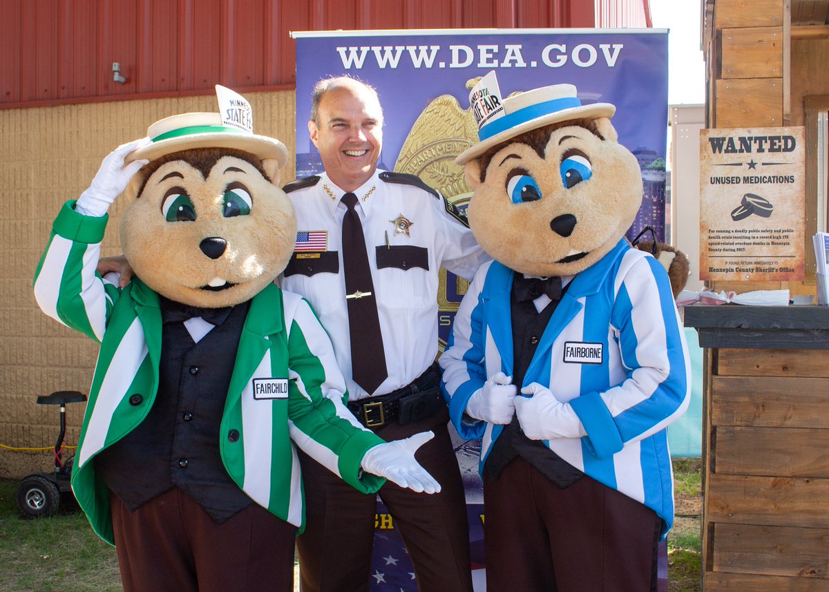 HennepinSheriff's tweet photo. There is still time to visit our @mnstatefair booth to get your medication disposal bag and learn how you can help prevent opioid abuse. We’re on Cooper St. across from the food building. Thank you @PhRMA for helping make it possible! #NOverdose https://t.co/0BiwQuMgtE