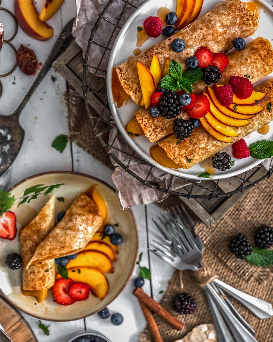 KitchnAdventure's tweet image. Healthy eating + sweet deliciousness = Peach Pie Tortilla Rolls! 🍑🥧 Ooey gooey peach filling, wrapped in crispy cinnamon shell is everything you could ever want in a healthy pie peach. 💪🏼 buff.ly/2NKLDgI