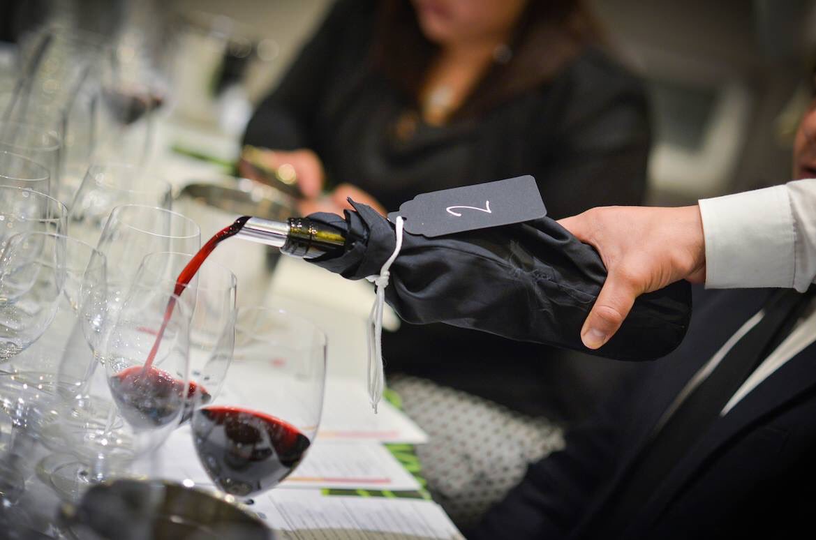 VinoParaiso's tweet photo. QuΓ© linda noche llena de excelentes vinos y extraordinarios amigos!! #CabernetChallenge https://t.co/xMgO4qKmi5