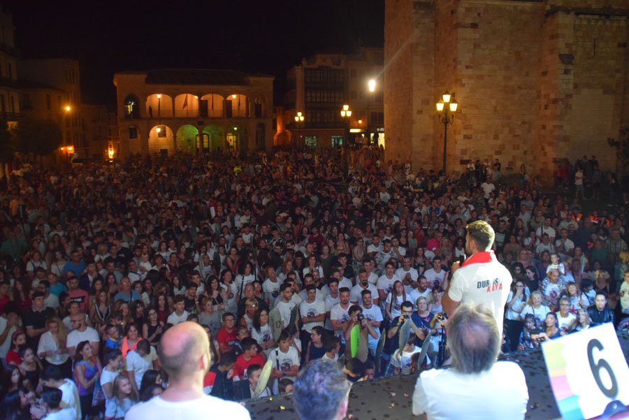 Galería +115 📸 | El recibimiento de <a href="/CarlosGarrote9/">Carlos Garrote</a>, en imágenes zamora24horas.com/albums/view/57… <a href="/dipuzamora/">Diputación de Zamora</a> <a href="/AytoZamora/">Ayto de Zamora</a> <a href="/deportegob/">CSD</a> <a href="/delegacionzam/">Deleg Piraguismo ZA</a> <a href="/RFEPiraguismo/">PiragüismoEspaña</a>