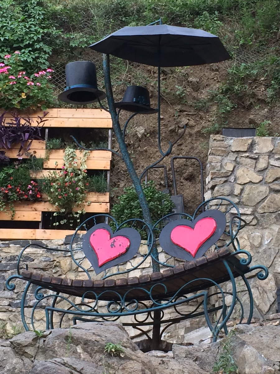 GillianJackso18's tweet photo. Love this little piece of art in Tbilisi #Tbilisi @GeorgiaAbout https://t.co/pQT05SBoIc