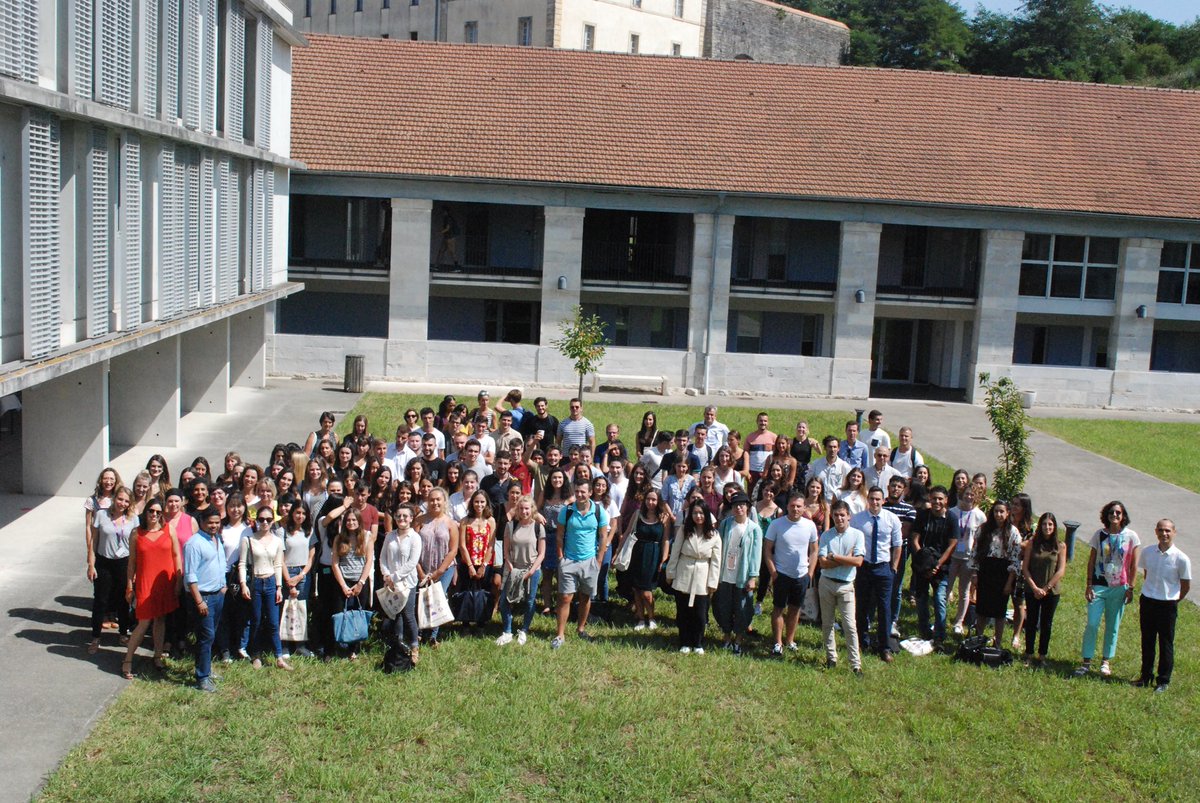 IAEPauBayonne's tweet photo. Rentrée universitaire 2018 ✅ Toute l’équipe pédagogique et administrative  de l’@IAEPauBayonne souhaite à ses étudiants de vivre une belle expérience dans nos murs ! #EspritIAE #CçaIAEPB #expérienceIAE64 https://t.co/qkyI1HsVOH