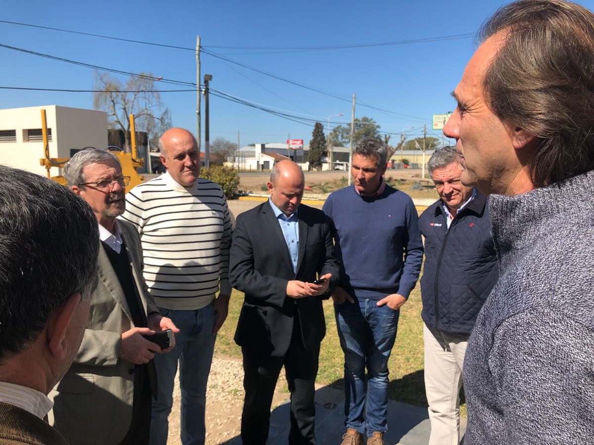 DChiocarello's tweet photo. Con el Ministro Roberto Avalle y miembros de su gabinete llegamos hasta #TBeH Equipos Agroviales, una empresa metal mecánica que se destaca por el crecimiento que ha tenido en los últimos años. https://t.co/F7uK6VUNgd
