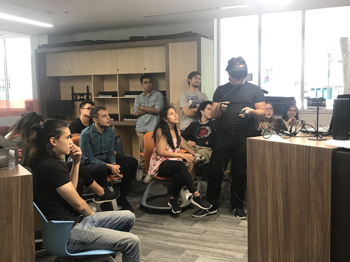 mostlatec's tweet photo. 🚩Hoy tuvimos la visita de los alumnos de Semestre i 😱😱 Experimentaron en nuestras estaciones de realidad virtual 🕴🕴#Mostla #TecdeMty #Semestrei https://t.co/FoL0ENL5Dq