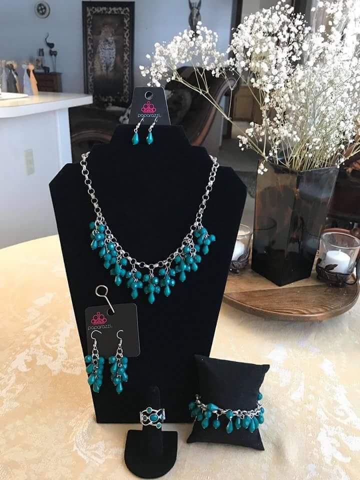 BlingJeanette's tweet photo. You still have time to get your PREORDERS in...These Fashion Fix sets will be ordered on Sept 5, 2018. Order now and PAY LATER!! Sers are $20.00 or order separately $5.00 for each piece. Don't be the one wishing you had ordered these beauties!!
💎 #Fashion4Less 💎 https://t.co/rYpaFQtO5L