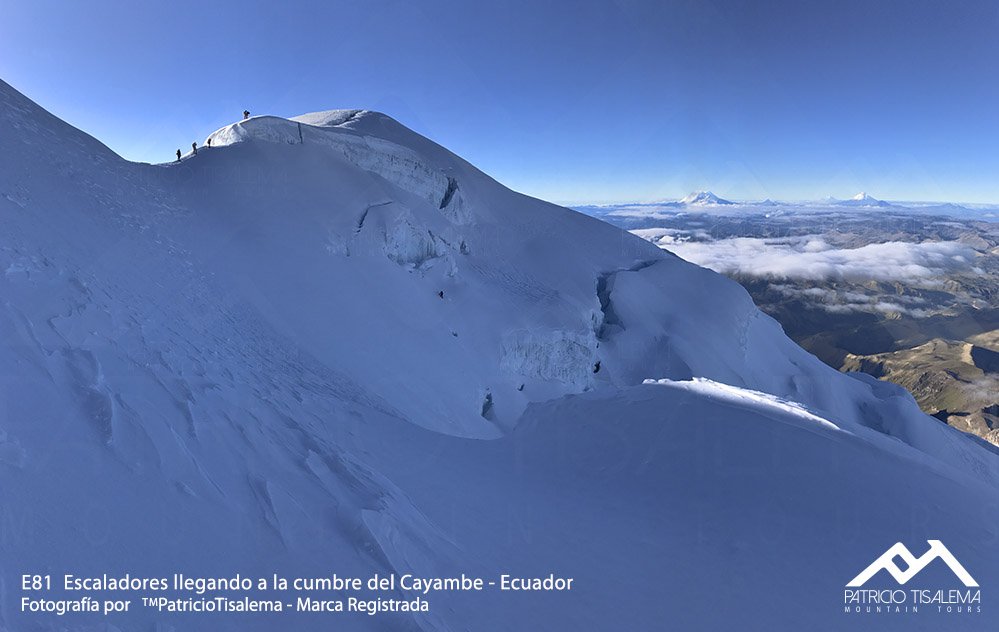 tours_mountain's tweet photo. Galería #CumbresDelPlaneta
Escaladores llegando a la cumbre del #Cayambe
📸by: @patotisalema
#MountainTours #Travelers #Awesomeearth #Cotopaxi #CumbreCayambe #Bluesky #MountainLife https://t.co/0Kzy0gUEZn