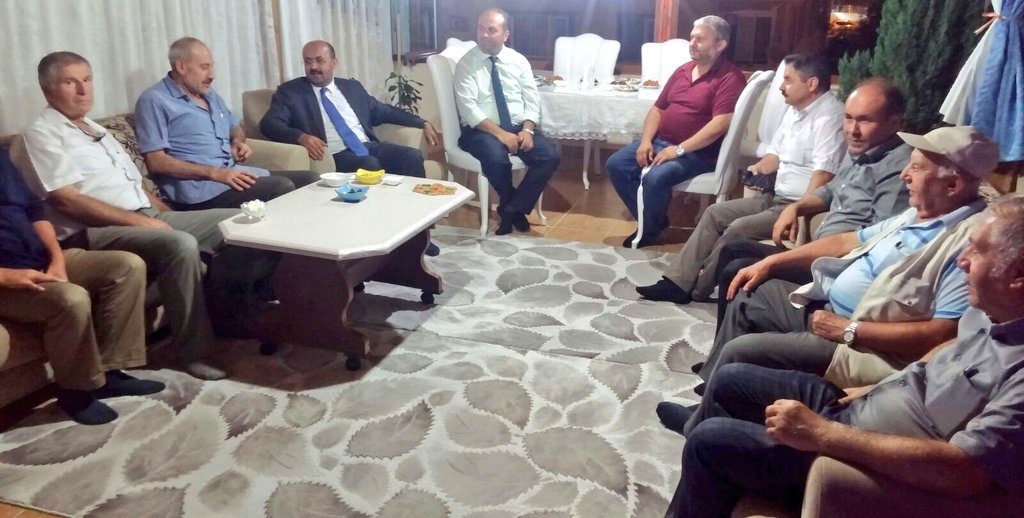MAbdullahOzer's tweet photo. Hac'dan gelen Kayaş Mahallesi komisyon üyemiz Muammer Yılmaz'ı ziyaret ettik. Hayır duasına talip olduk. Rabbim kabul eylesin, tüm müslüman kardeşlerimize nasip etsin. https://t.co/NR7sLhD2jW