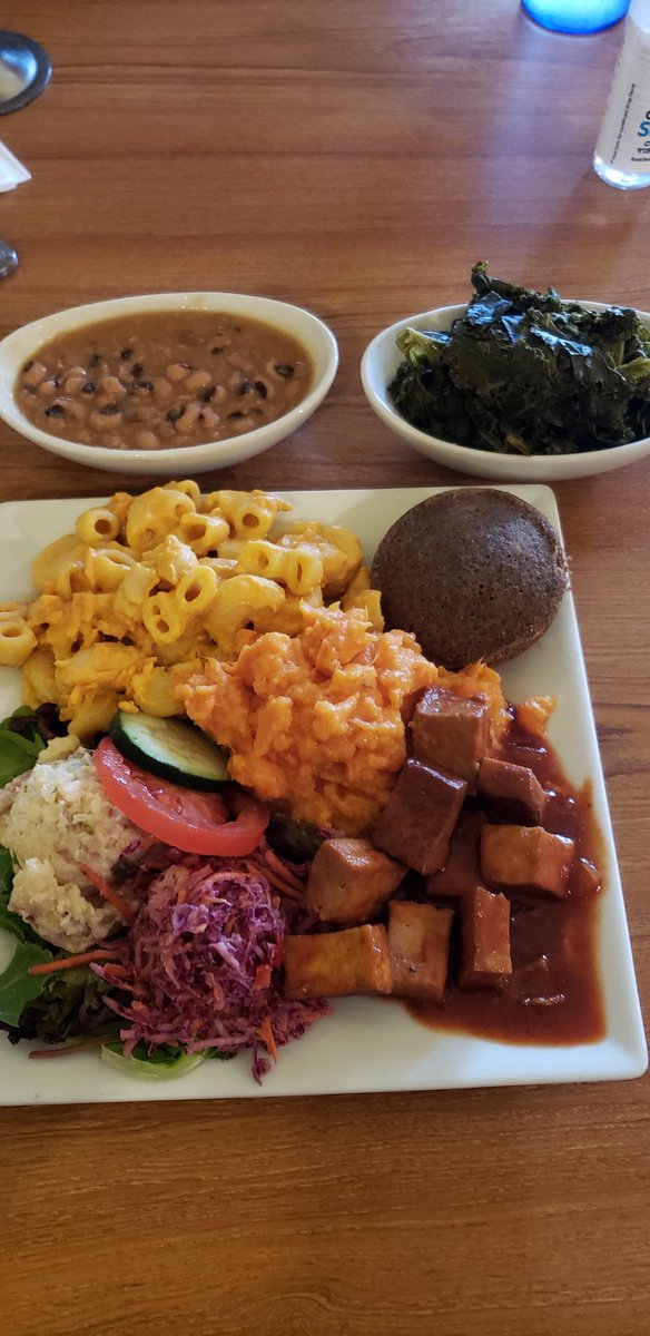 RLMorgen's tweet photo. Fantastic 1st visit to Stuff I Eat in Ingelwood, CA.  Chef Babette is an inspiration and a good visual representation of how a plant based diet promotes overall wellness. I want to look this good when I am 67 years young! (Pictured is the Soul Food Platter) https://t.co/eitV9drJVU